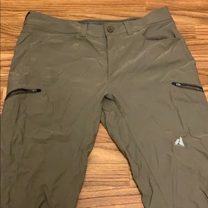 EDDIE BAUER men’s dark green hiking pants 38/32!